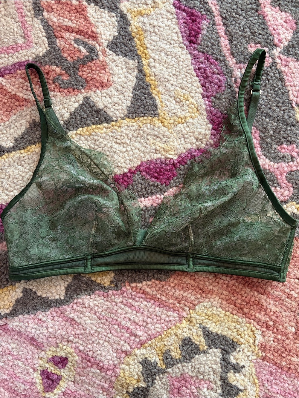 VICTORIA’S SECRET Very Sexy Lace Bralette